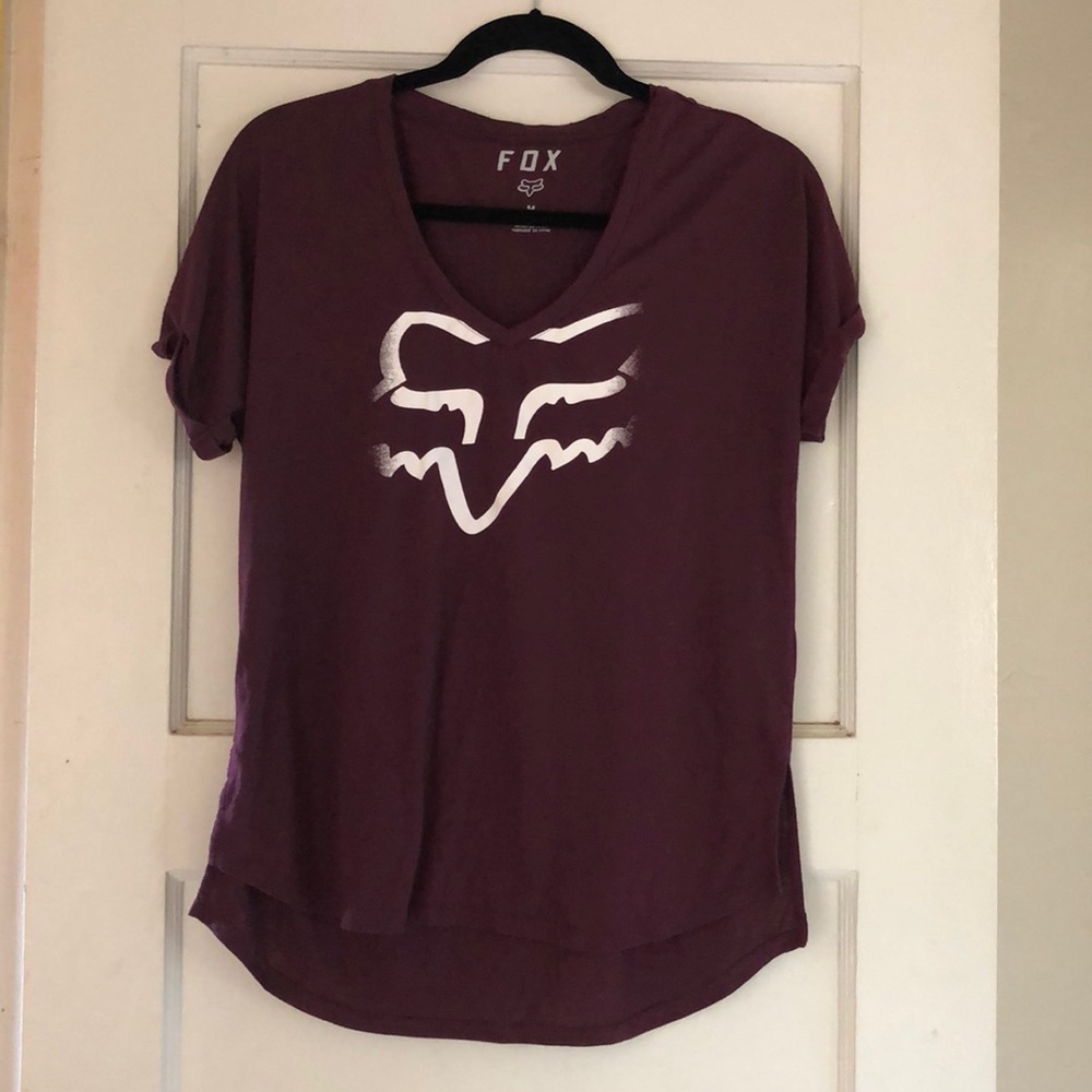 Woman’s Fox V neck